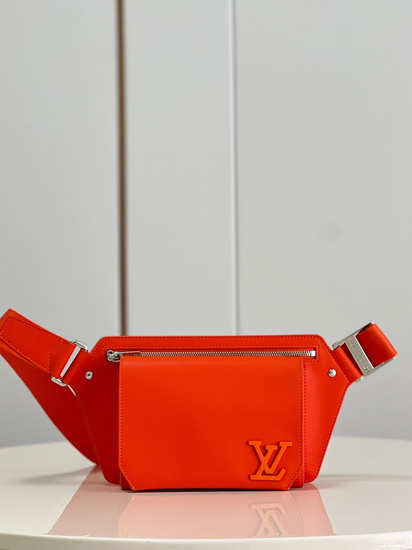 VUITTON NEW LOUIS SLING 0812